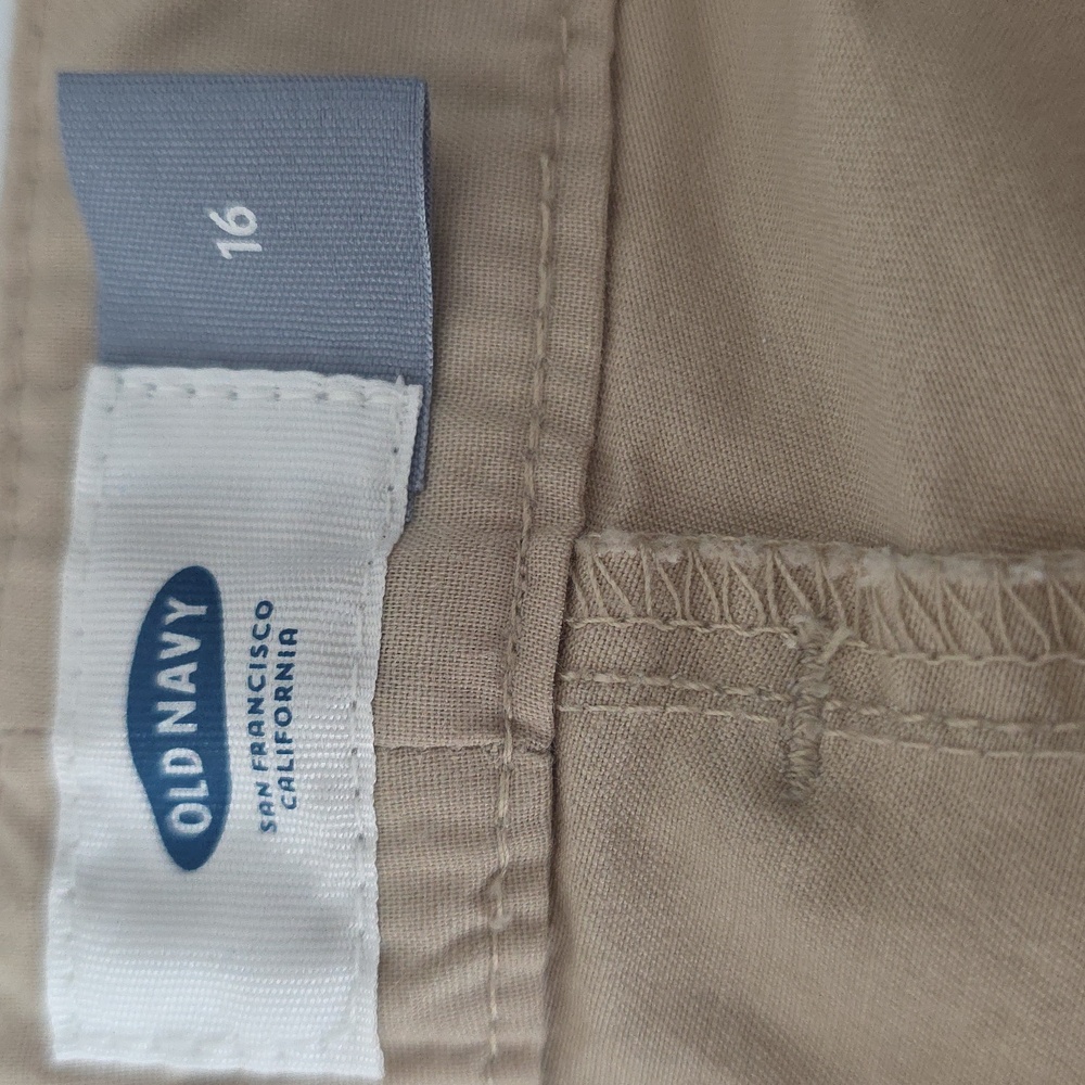 Old Navy Womens Khaki Shorts Size 16 - Picture 3 of 5